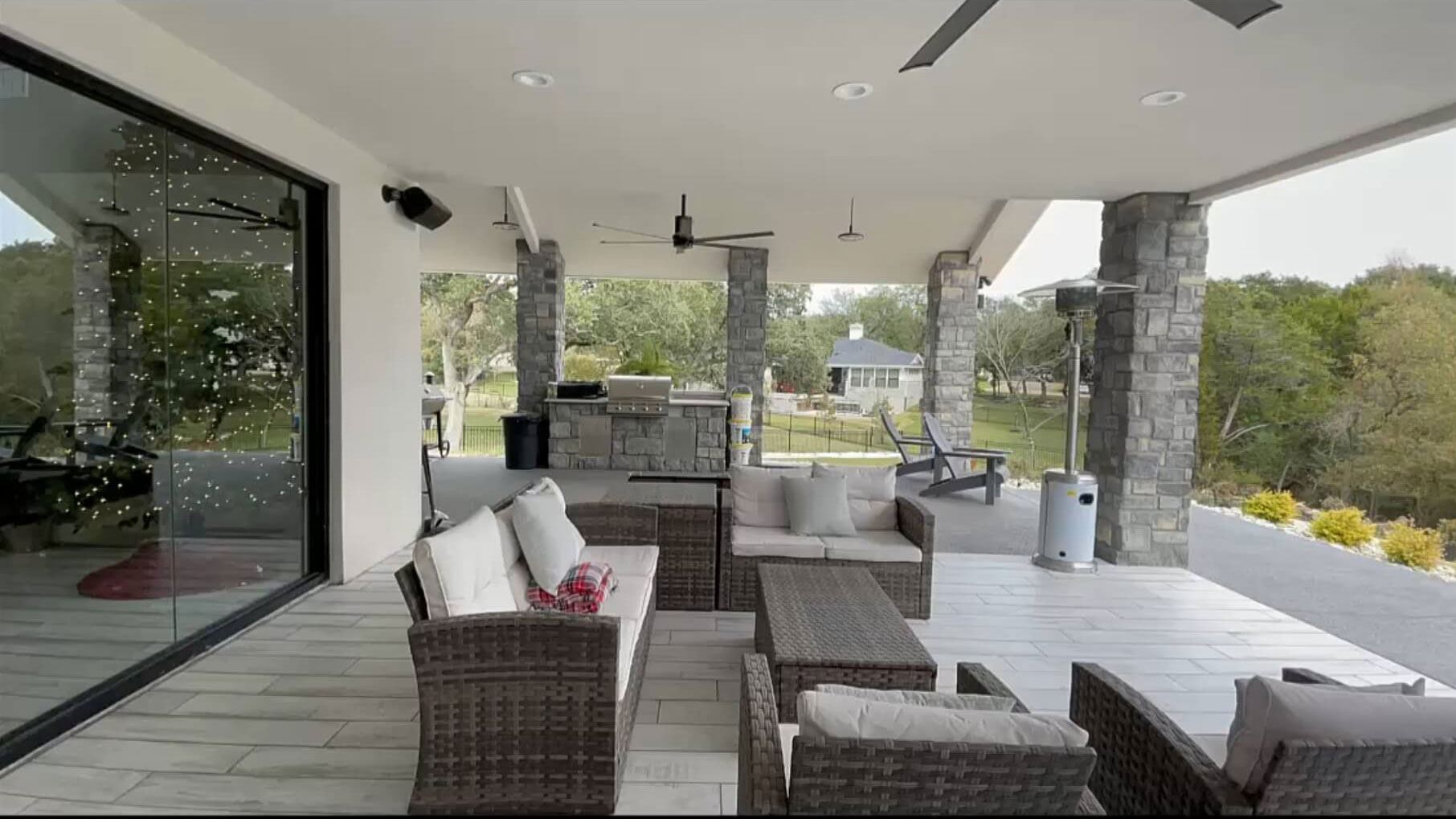 Barndominium exterior porch